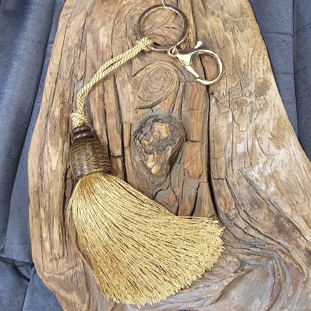 Tassel from INDIA Key Chain Purse Charm New Ekegant Gold & Brown